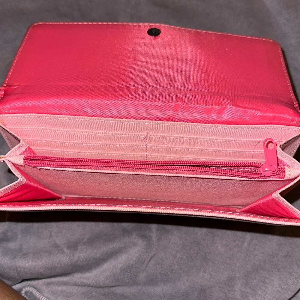 Hello Kitty Wallet - Picture 3 of 3